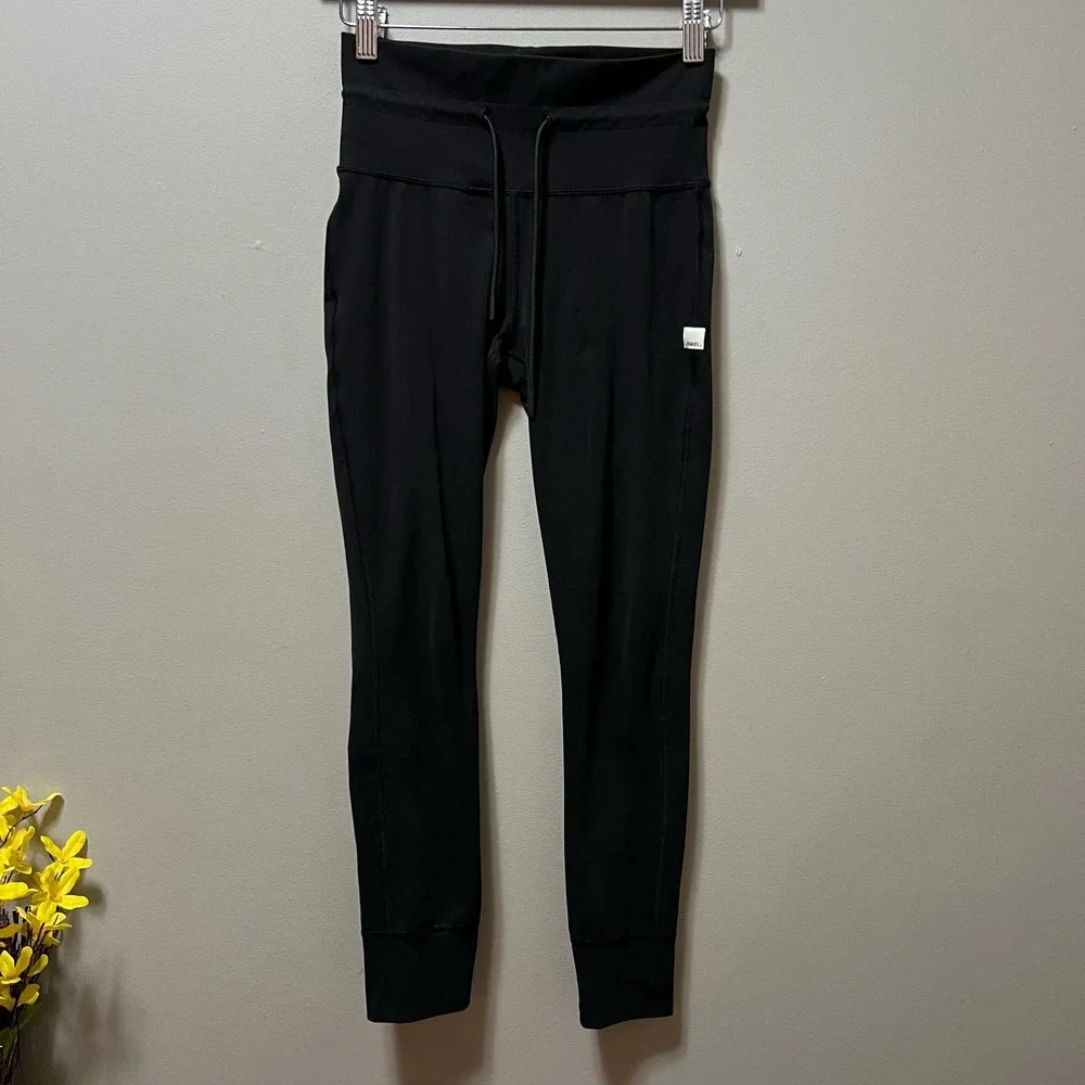 Vuori Women's Black Daily Leggings size small